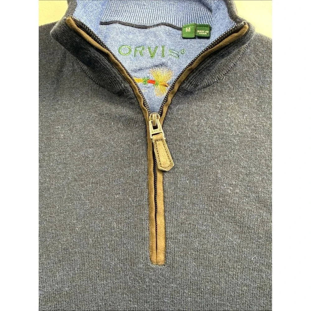 Orvis‎ Men's Grey and Light Blue Quarter Zip Knit Pullover Sweater Size M